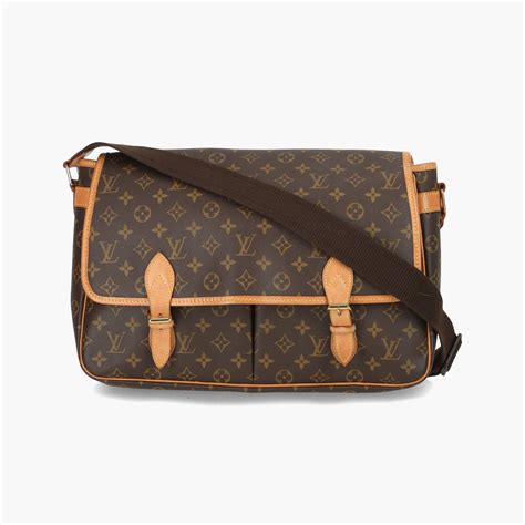 LOUIS VUITTON Monogram Sac Gibeciere GM 